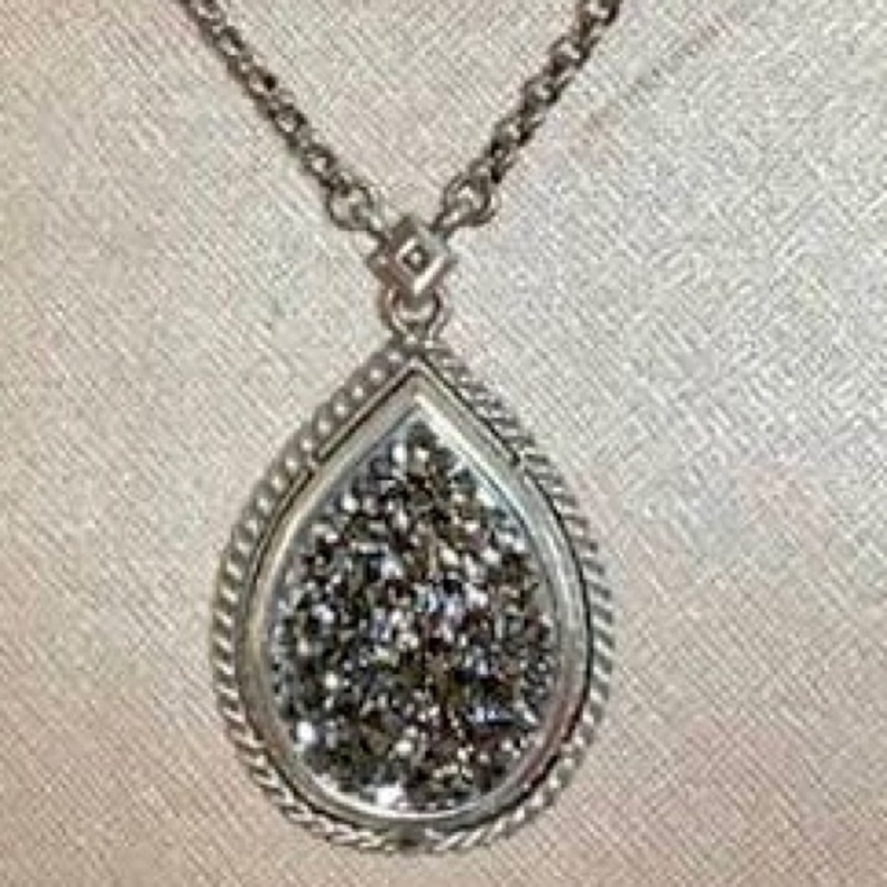 Brighton neutral colorCrystal Drop necklace
